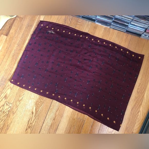 Libby Edelman Infinity Scarf - Picture 6 of 12